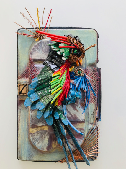 Alien ou maternité - Deux oiseaux imbriqués